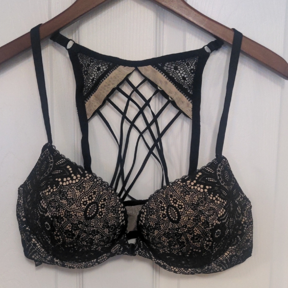 Victoria's Secret Black and Beige Lace Bra
